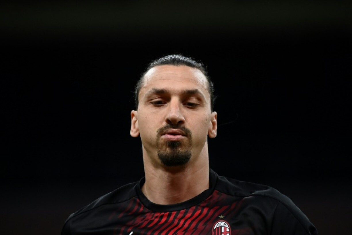 L'attaquant suédois de l'AC Milan, Zlatan Ibrahimovic, lors de l'échauffement avant le match de Serie A face à Bologne, à Milan, le 18 juillet 2020