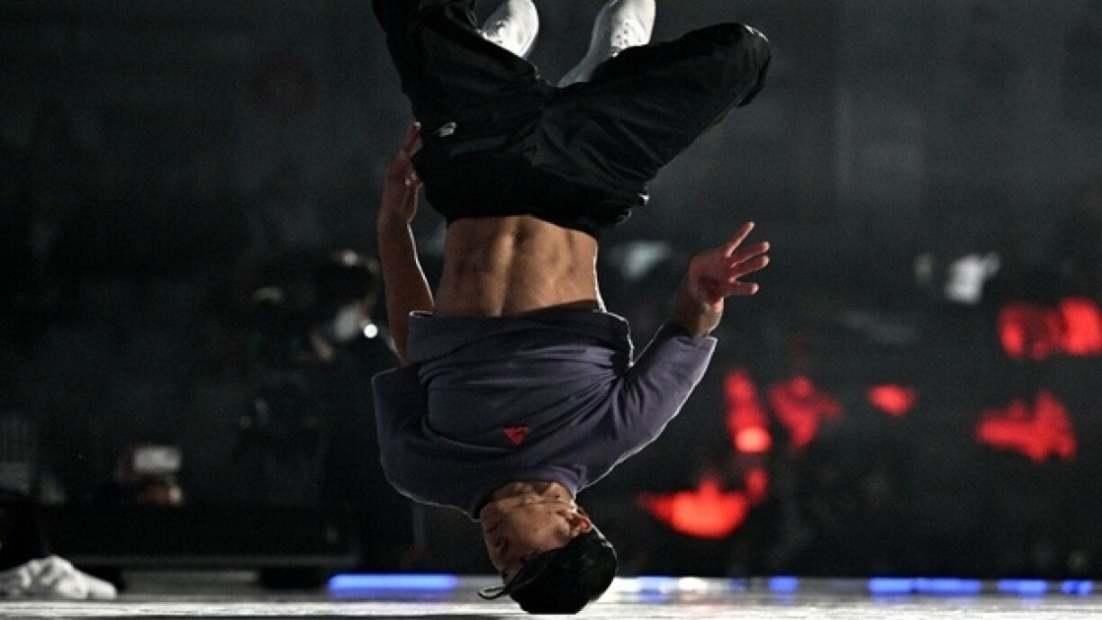 Cassidy Weeks des Boston College Eagles à la lutte avec Grace Fahey des Syracuse Orange lors de la saison NCAA 2021 du championnat féminin de Lacrosse au stade Johnny Unitas de Towson, Maryland, le 30 mai 2021