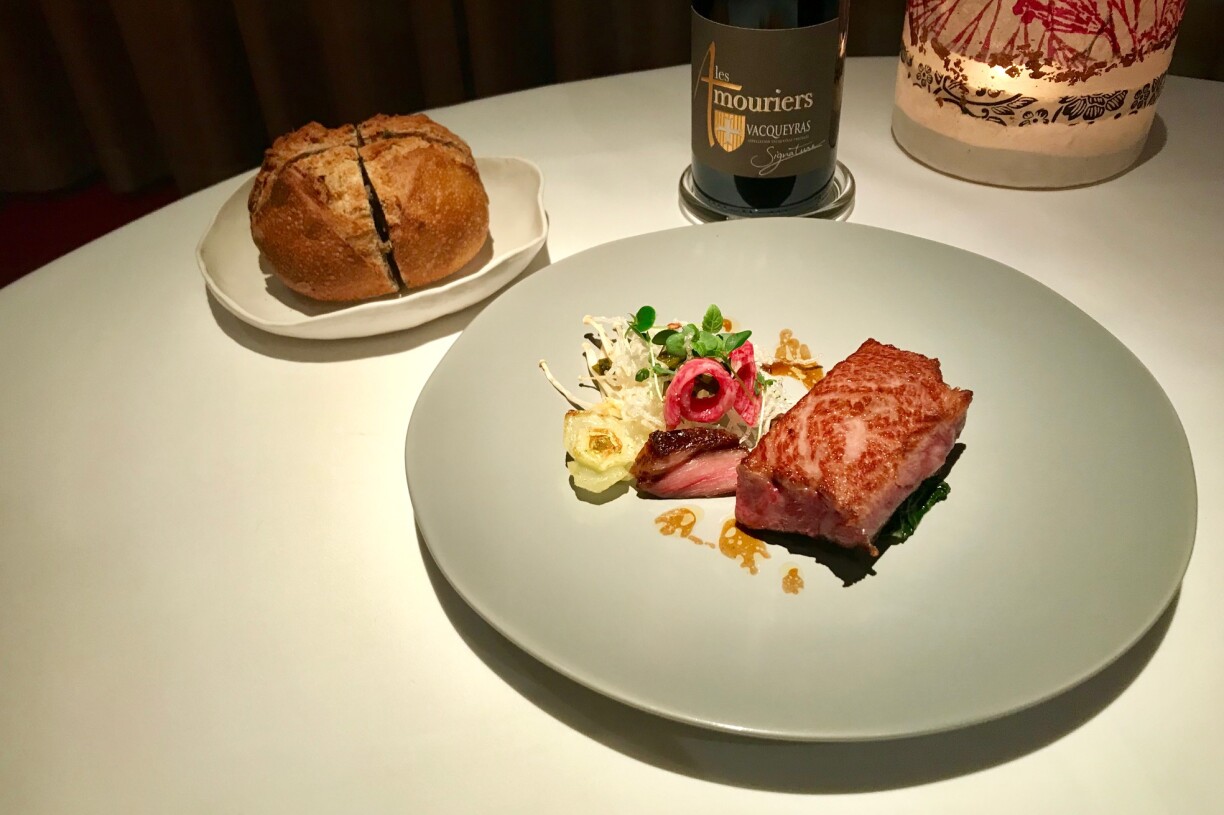 Le bœuf wagyu de la province de Gunma figure sur la nouvelle carte. Un délice fondant et goûteux.