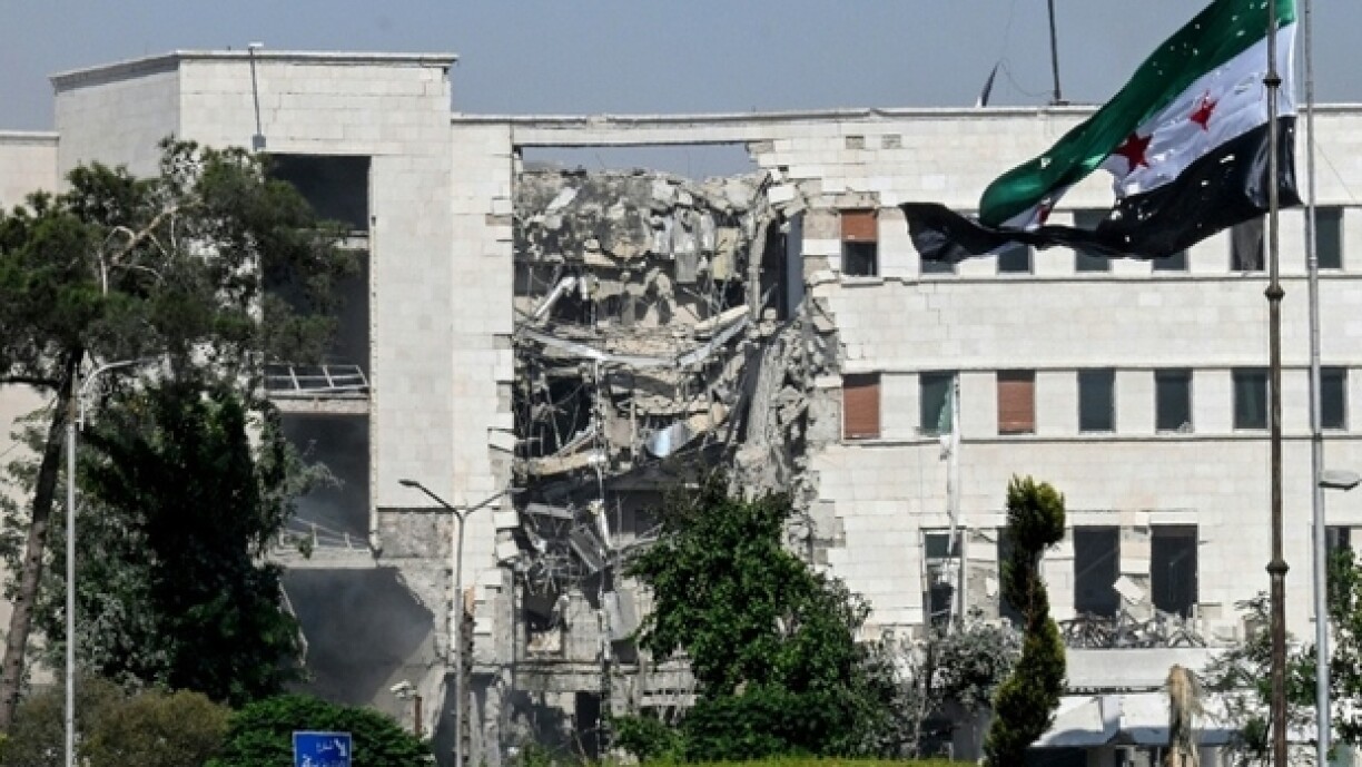 E Mëttwoch huet Israel d'Haaptquartéier vun der syrescher Arméi zu Damaskus attackéiert.