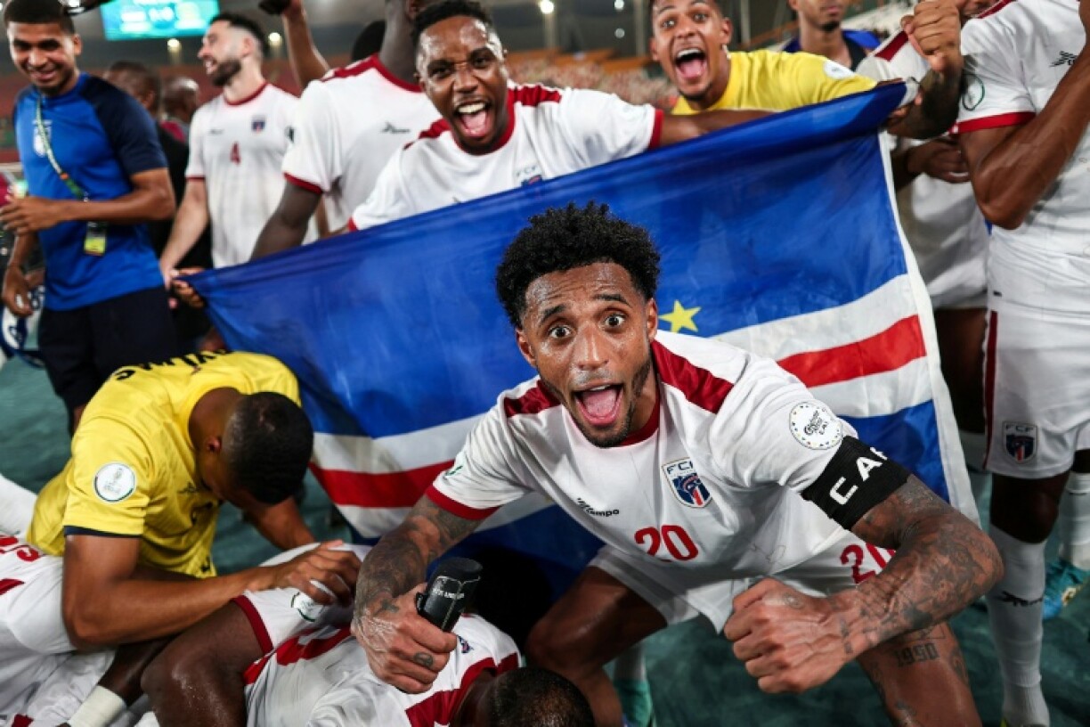 Ryan Mendes (C) and his Cape Verde teammates have booked a first-ever appearance at the World Cup