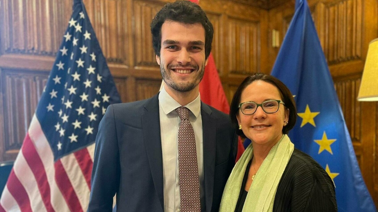 Michel Soler accompagné de Yuriko Backes, alors ministre des Finances en avril 2023