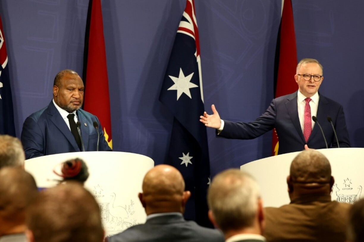 Australian Prime Minister Anthony Albanese (R) and Papua New Guinea Prime Minister James Marape on Thursday in Sydney