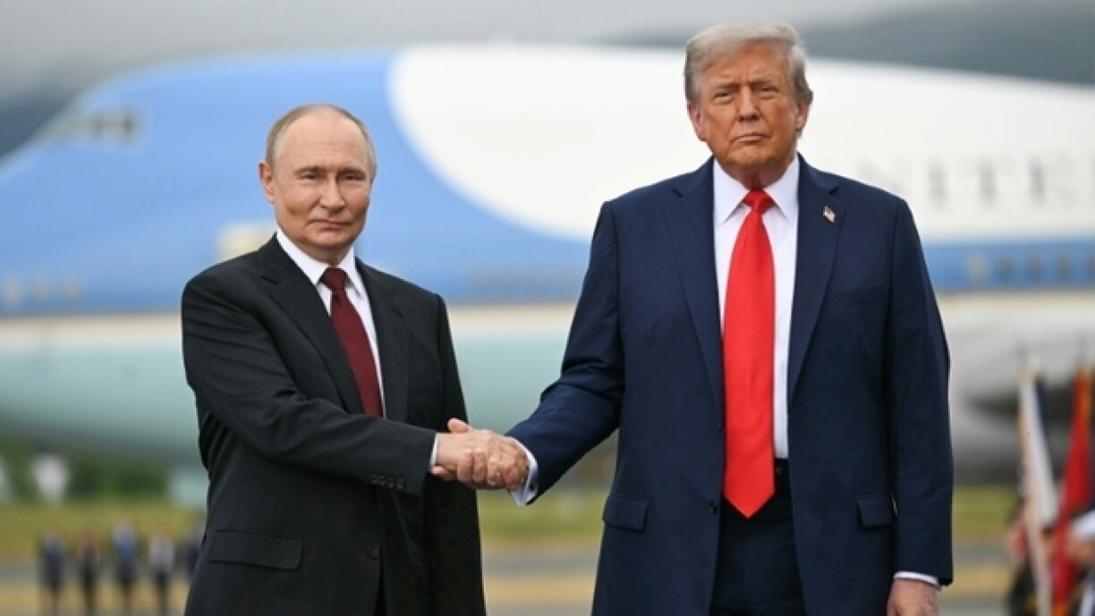 Den Donald Trump an de Wladimir Putin bei hirem Meeting an Alaska.