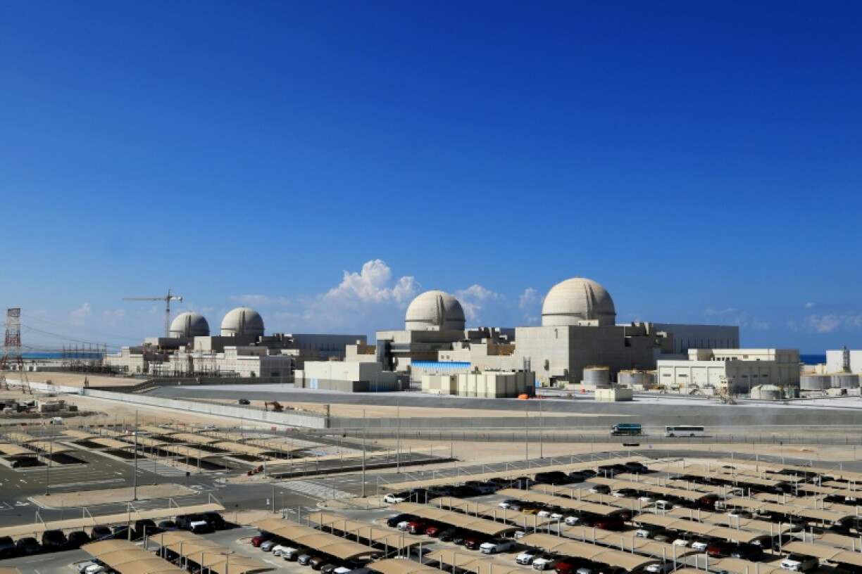 Photo du service de presse de la centrale nucléaire de Barakah, obtenue le 13 février 2020, montrant une vue générale de la centrale située dans la région d'Abou Dhabi