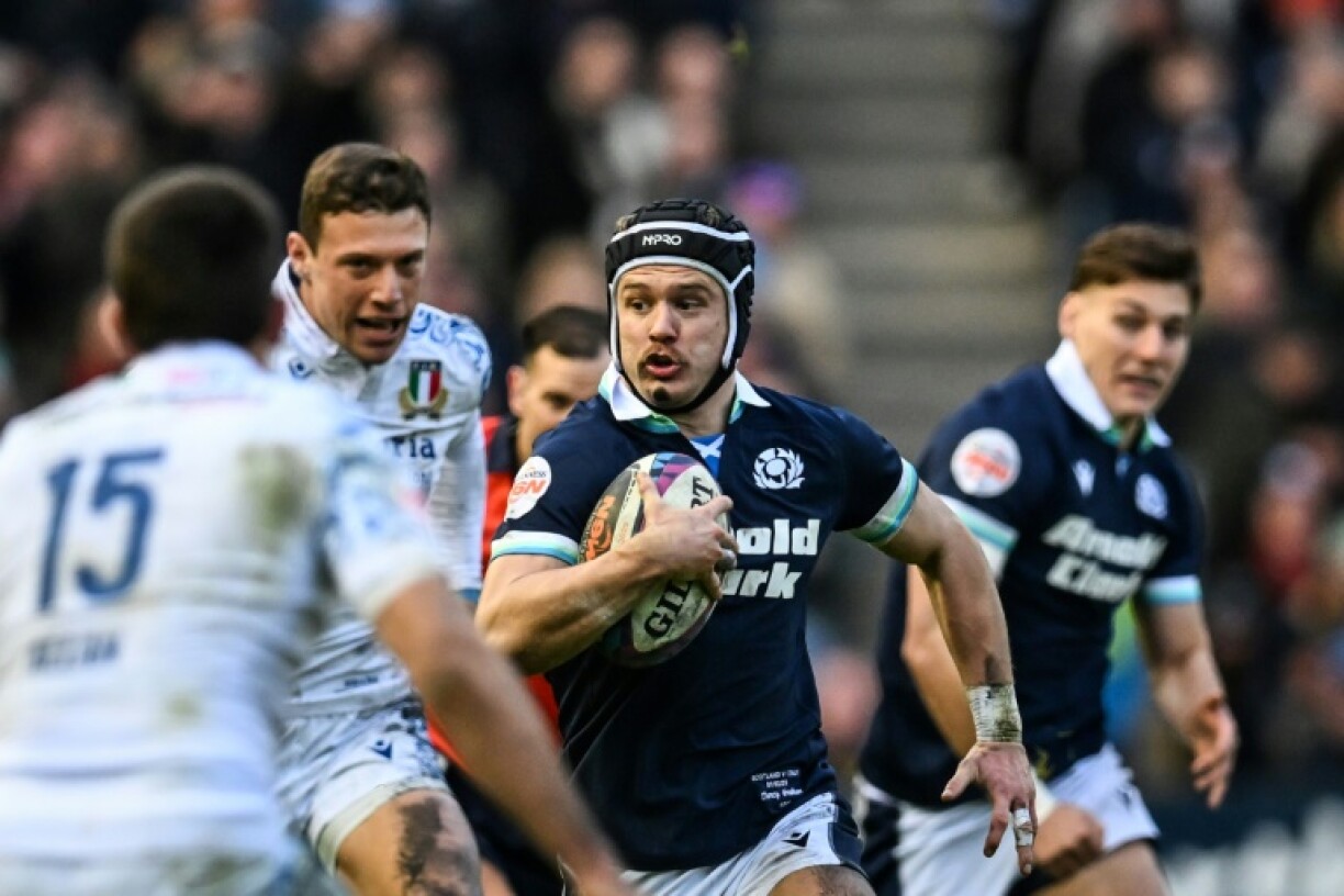 Scotland's Darcy Graham (C) produced a dazzling display setting up Jones's second try