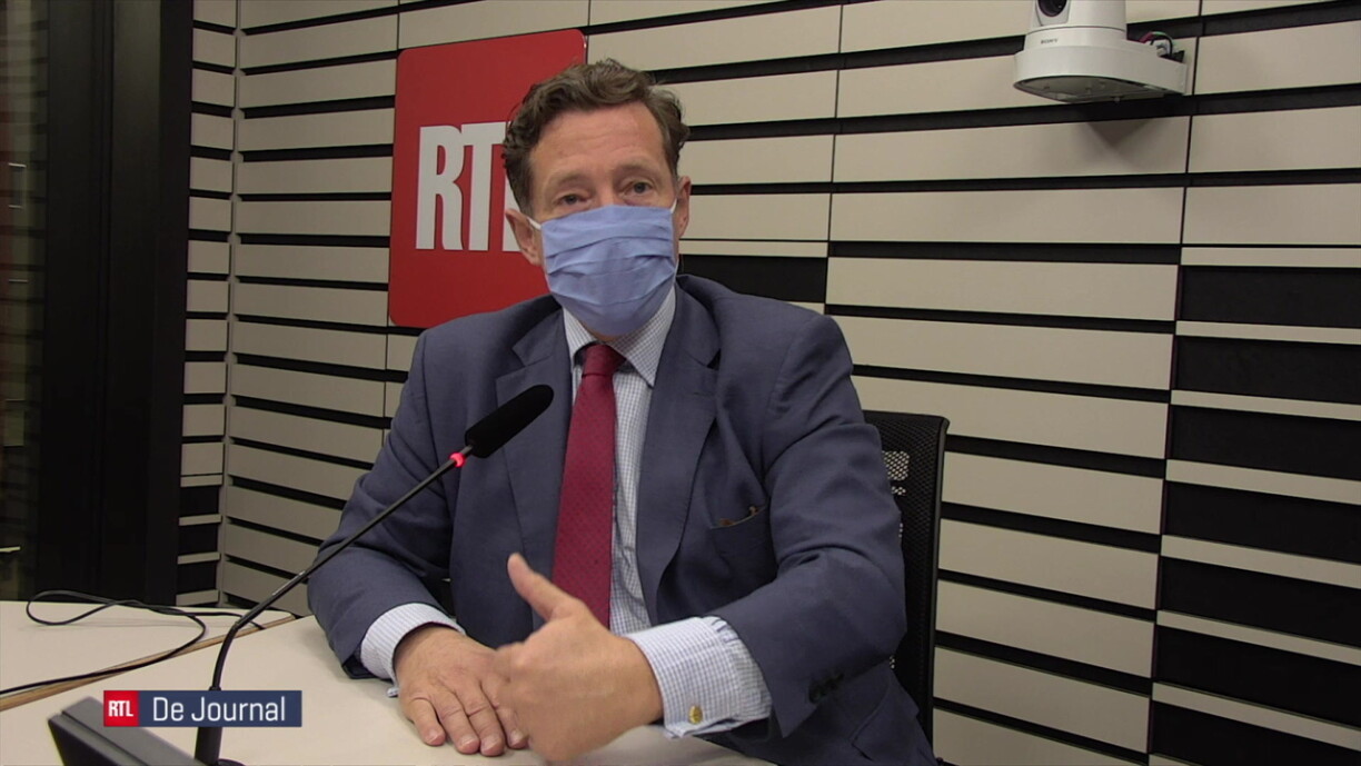 Nicolas Mackel lors d'une interview accordée à RTL Radio Lëtzebuerg.