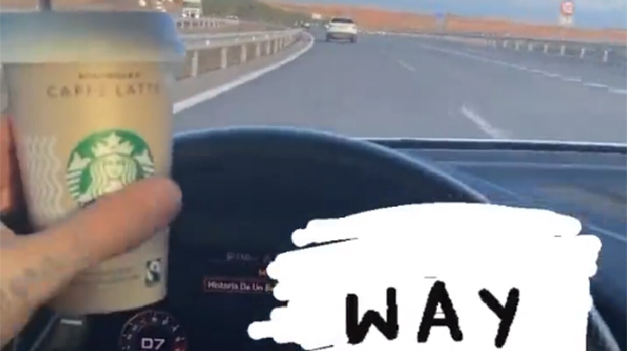 160 km/h, café et téléphone à la main: cette vidéo hallucinante d'un joueur espagnol provoque son licenciement (vidéo)
