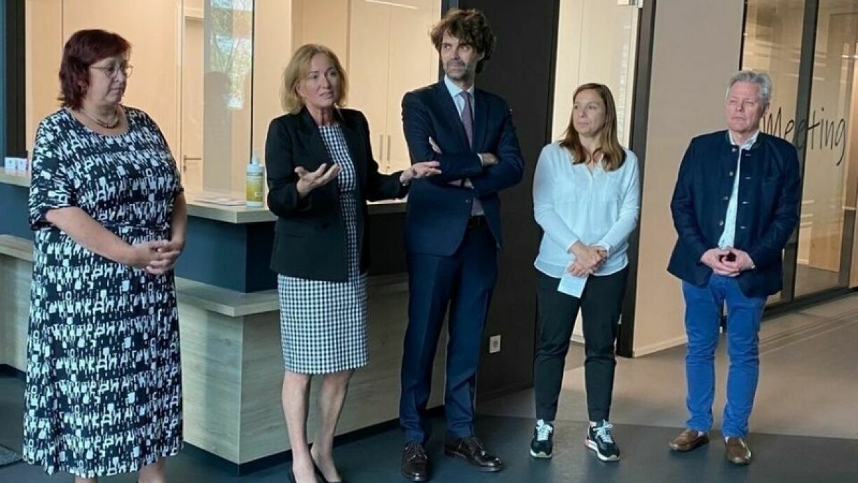 Sanem Mayor Simone Asselborn-Bintz, Minister of Health Paulette Lenert, AMMD Secretary General Dr Guillaume Steichen, CMG President Dr Stéphanie Obertin, and Dr Fred Lech (from left to right).