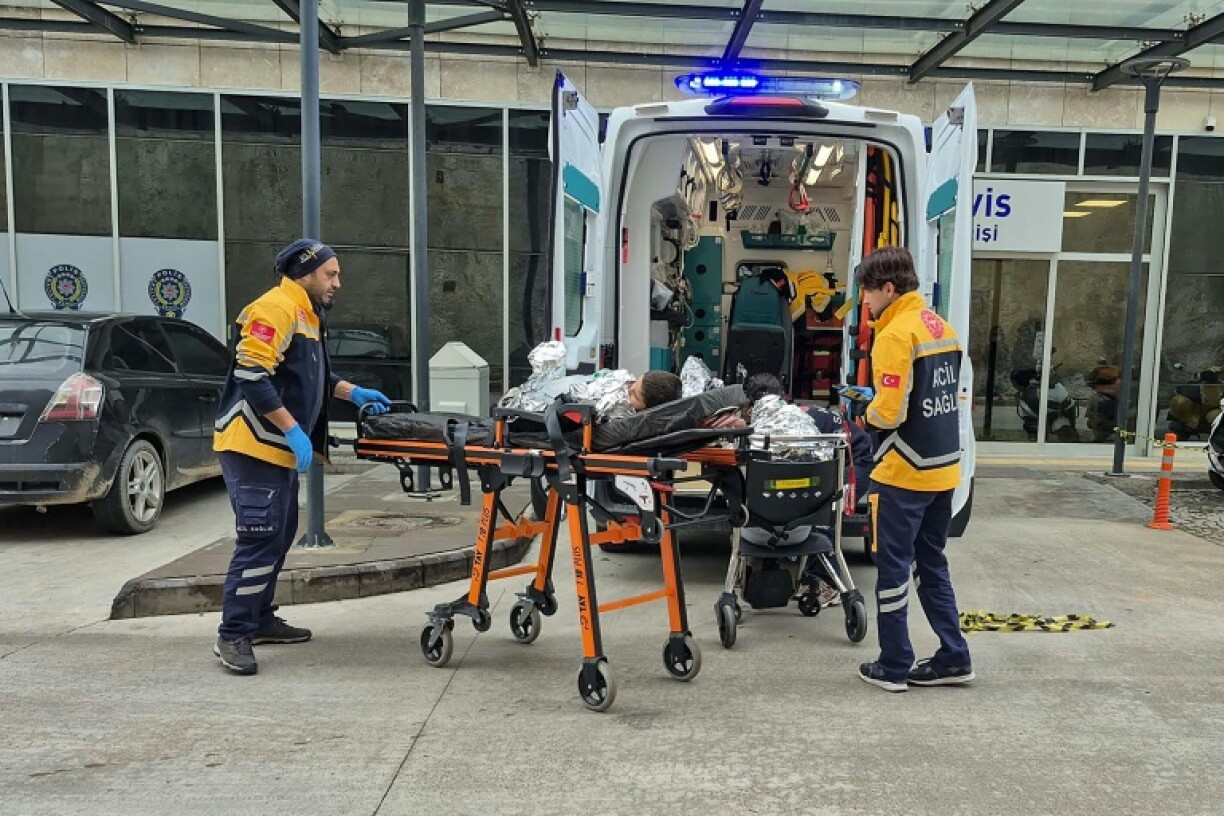 Bei zwei Vorfällen mit Flüchtlingsbooten im Mittelmeer sind mindestens 38 Menschen ums Leben gekommen. Beim Versuch, den Ärmelkanal zu überqueren, starben zwei weitere Menschen.