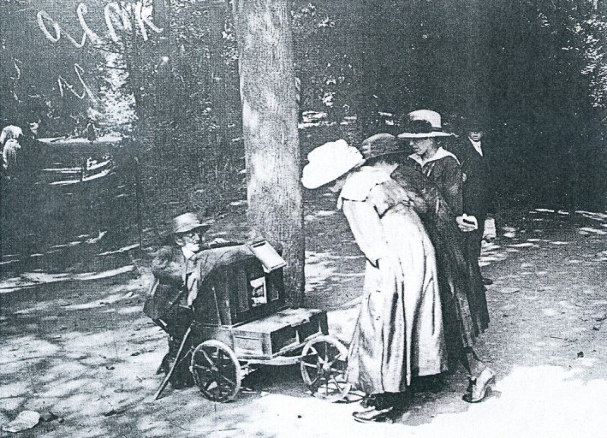 Georgely was a regular at funfairs, markets, and all sorts of gatherings across the country.