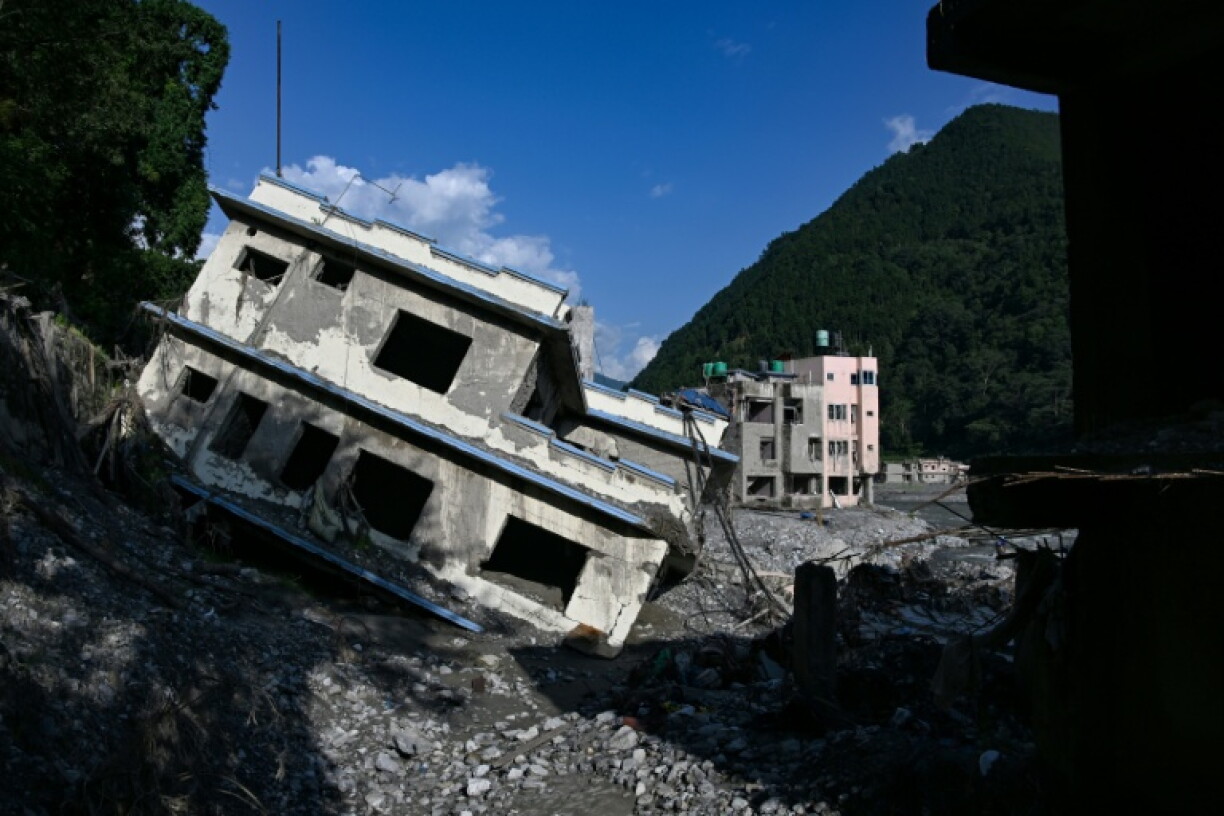 More than 1,400 people were killed and 5,000 remain missing after catastrophic floods hit Nepal in August -- and a new study Thursday warned nearly 300,000 people face similar risks