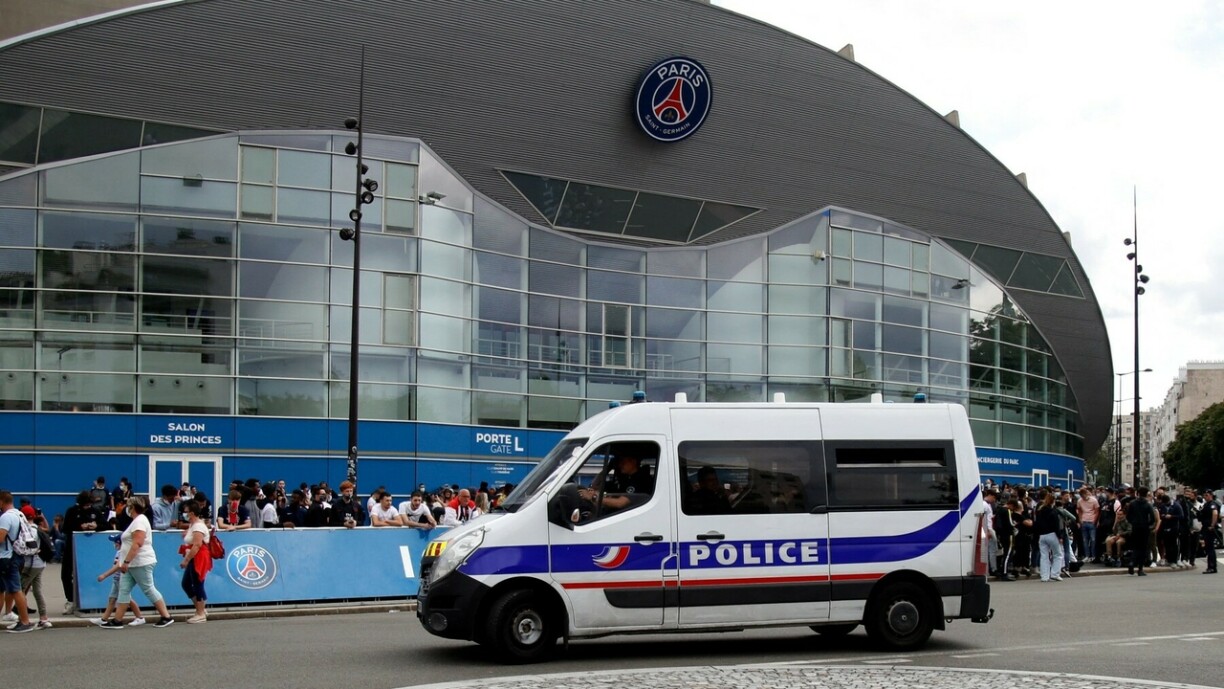 Symbolbild: Police virum PSG-Stadion