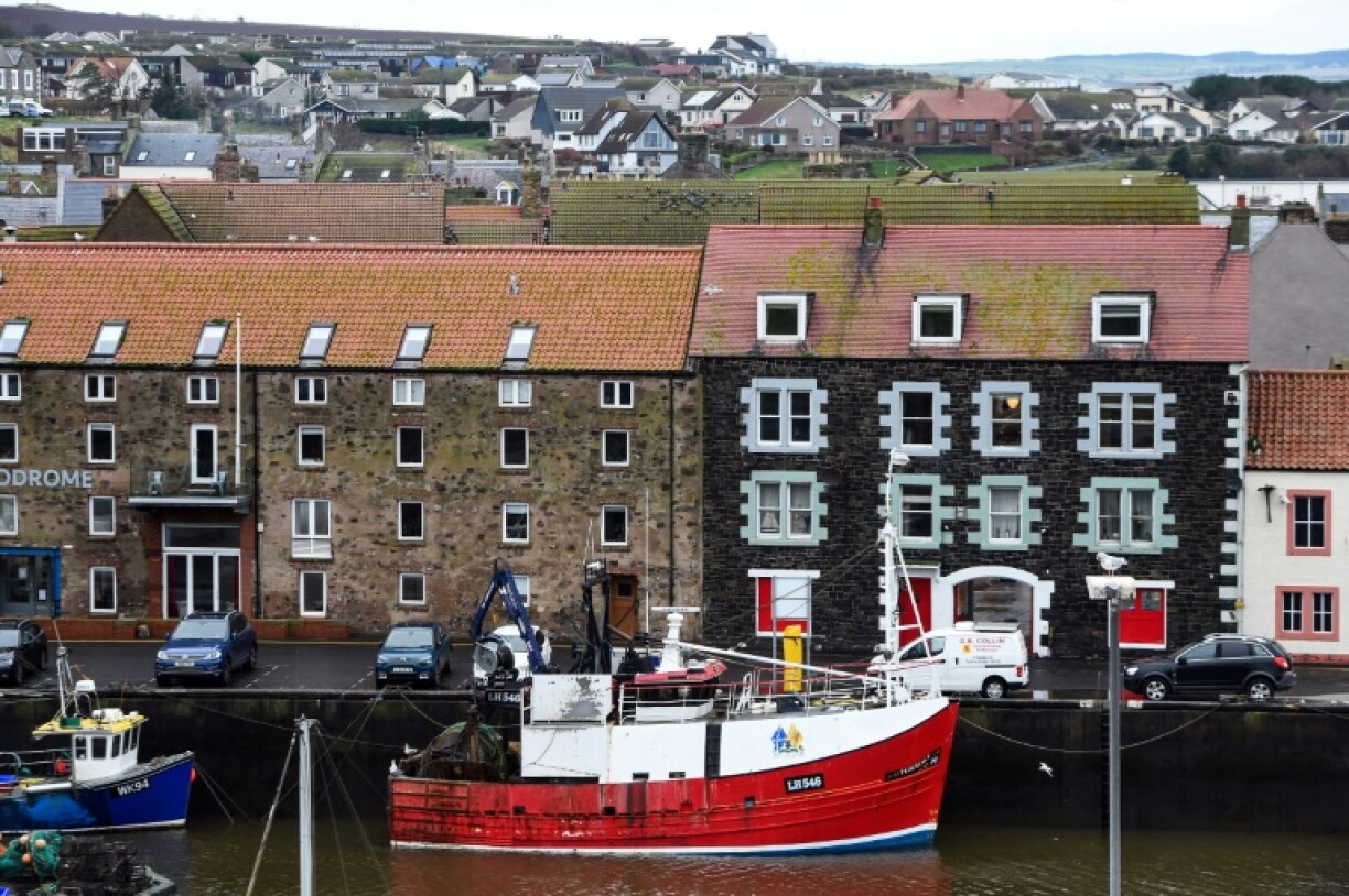 Un chalutier dans le ort de Eyemouth en Ecosse le 18 décembre 2020