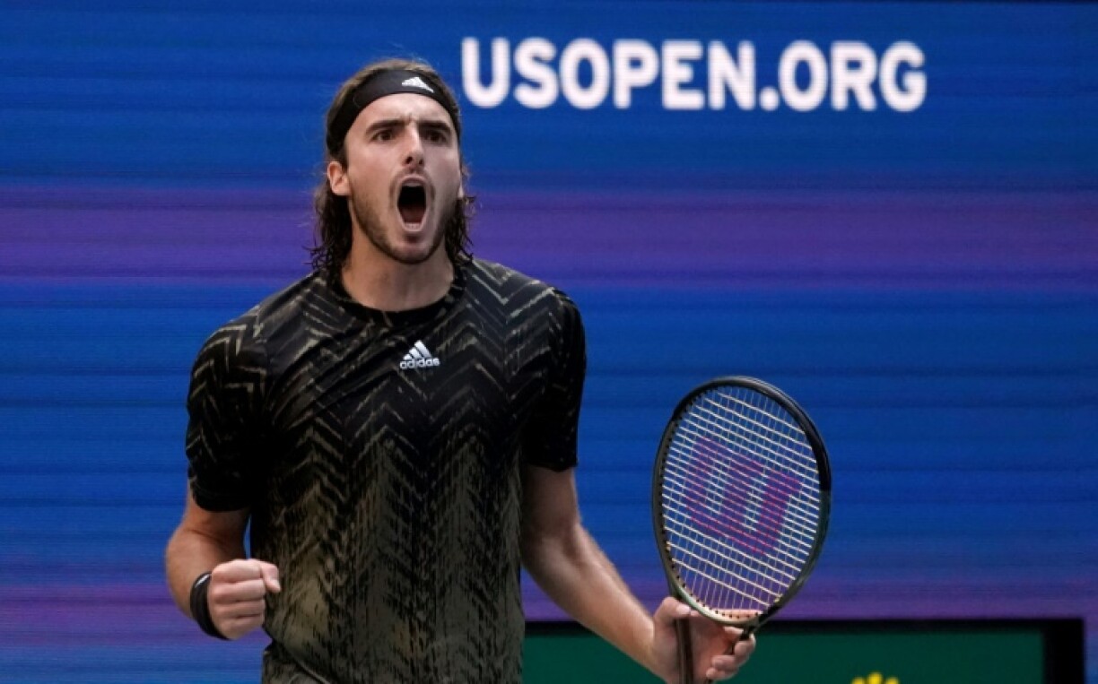 Le Grec Stefanos Tsitsipas, lors de son match perdu face au jeune Espagnol Carlos Alcaraz au 3e tour de l'US Open le 3 septembre 2021