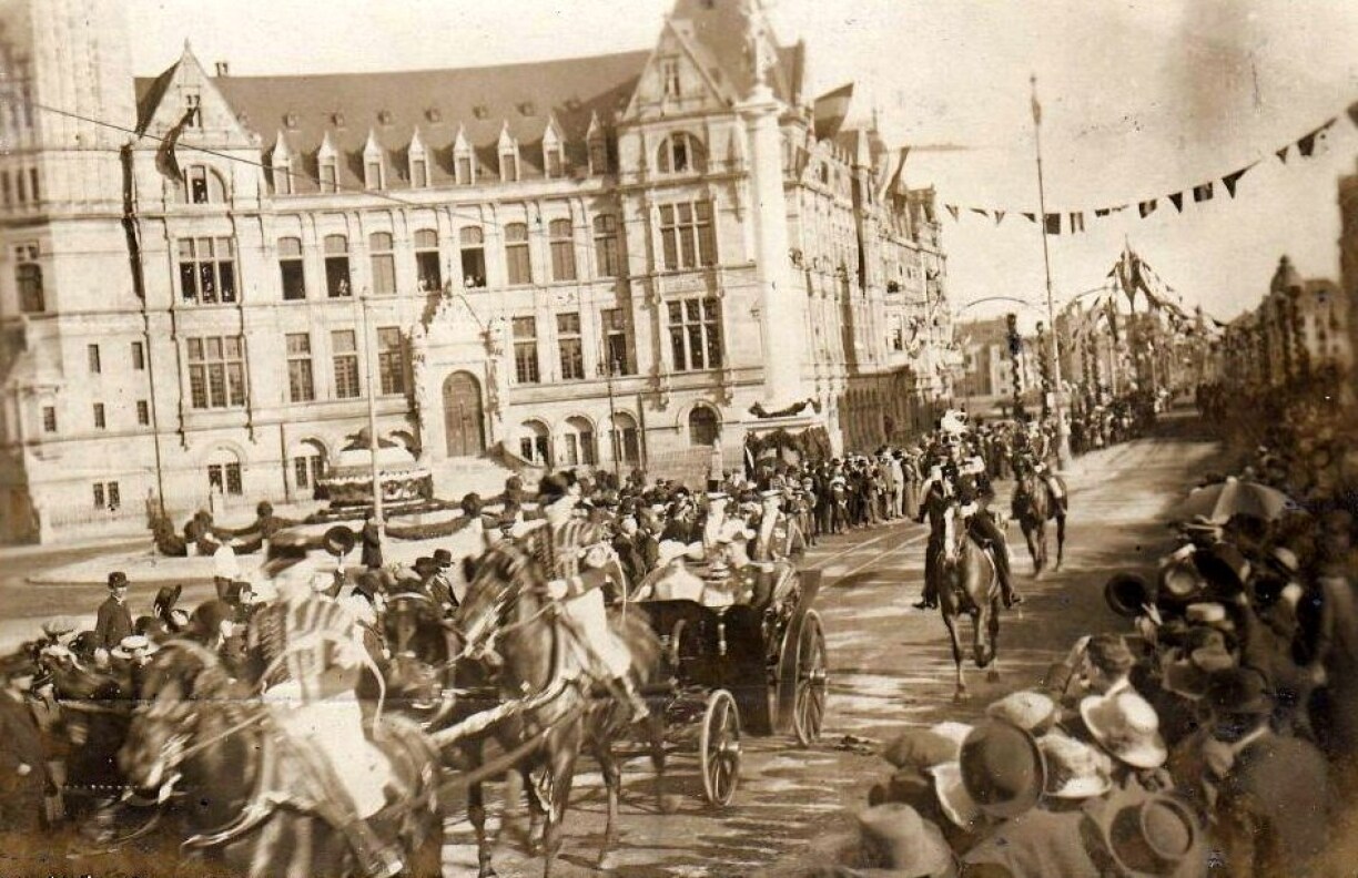 Marie-Adélaïde with Belgian King Albert I during his visit in 1914.
