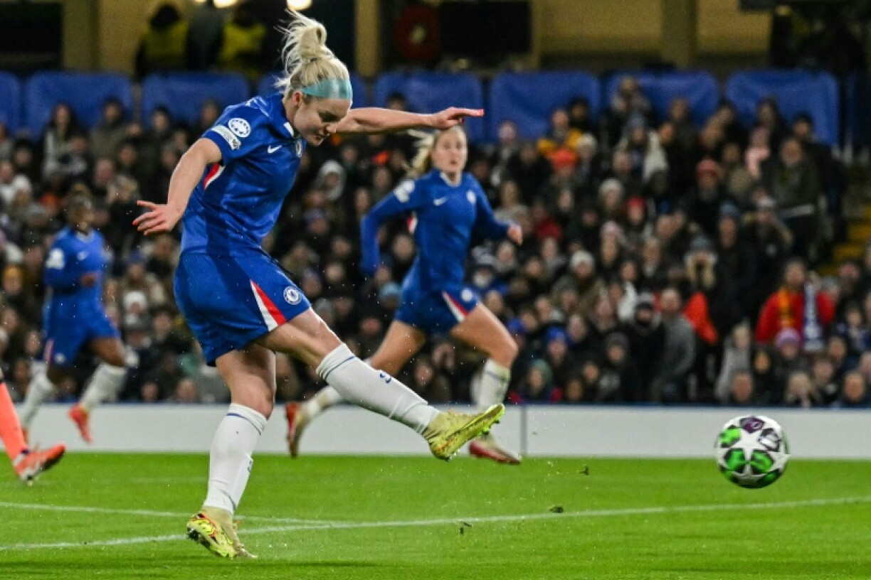 Ellie Carpenter put Chelsea ahead in their 1-1 draw against Barcelona in the Women's Champions League on Thursday