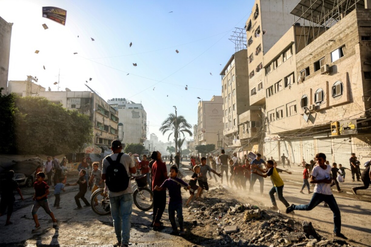 Israeli planes dropped leaflets on Gaza City telling people to leave