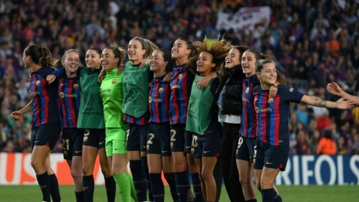 La joie des Barcelonaises, qualifiées pour la finale de la Ligue des champions féminine aux dépens de Chelsea, le 27 avril 2023 au Camp Nou