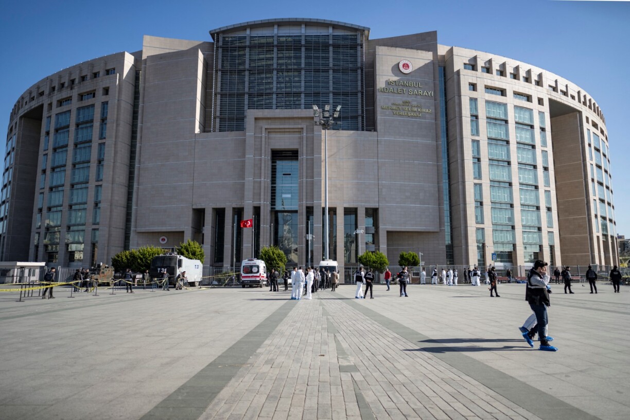 D'Geriichtsgebai zu Istanbul.