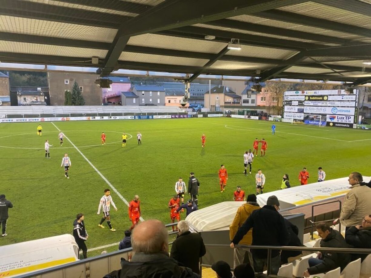 La Frontière a vibré pour une Jeunesse pleine d’abnégation qui dépasse son adversaire differdangeois au classement