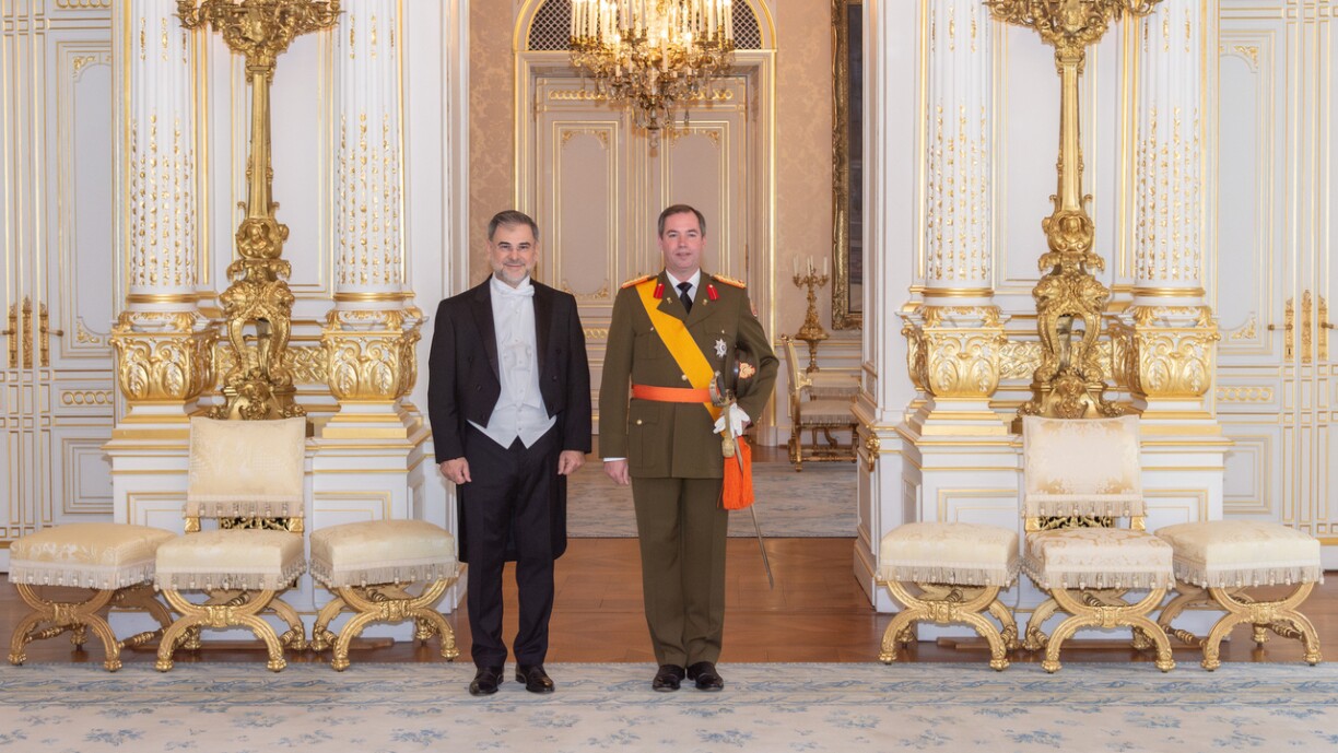 De Lieutenant-Représentant mam neien Ambassadeur fir d'Republik Zypern.