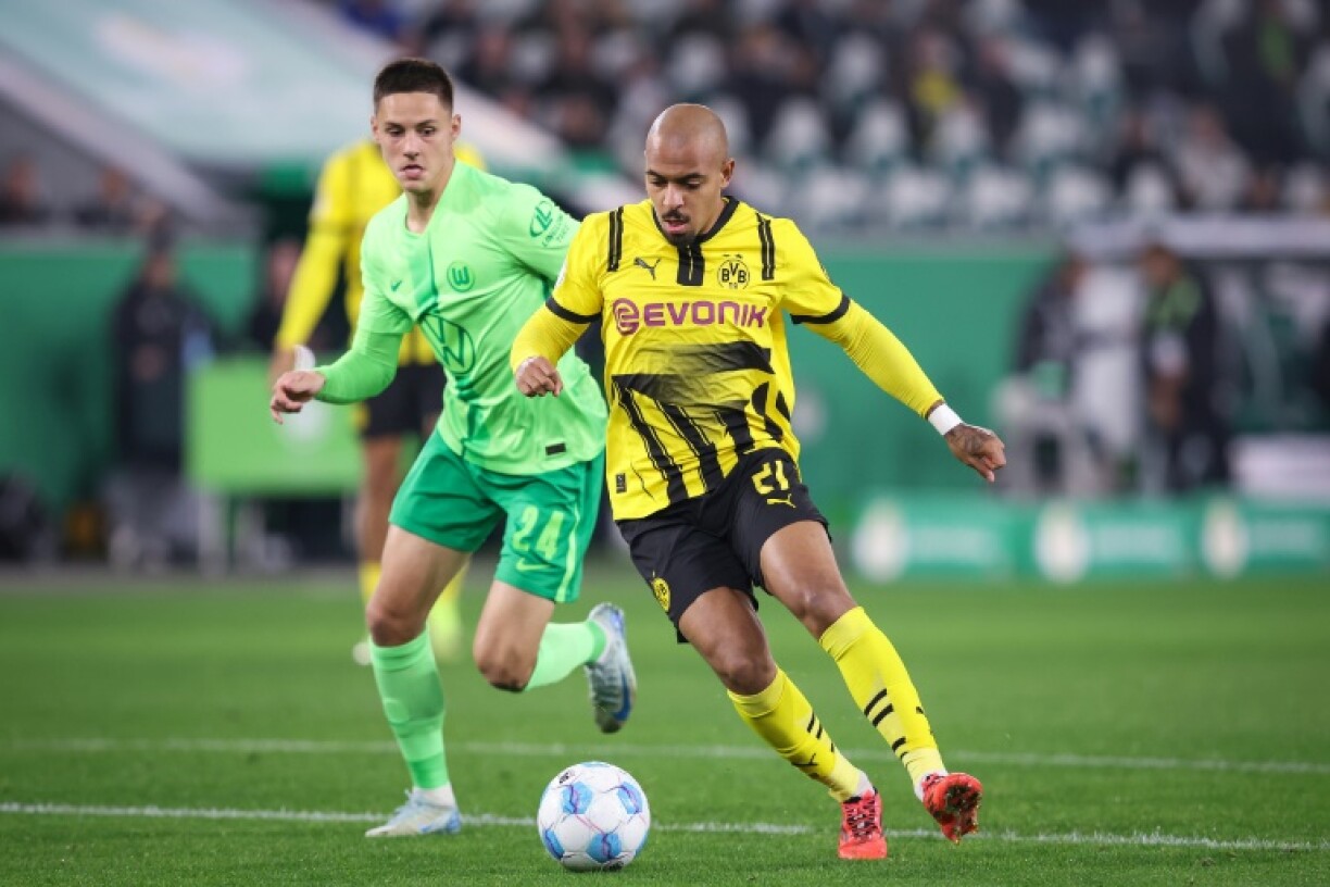 Donyell Malen (right) has joined Aston Villa from Borussia Dortmund