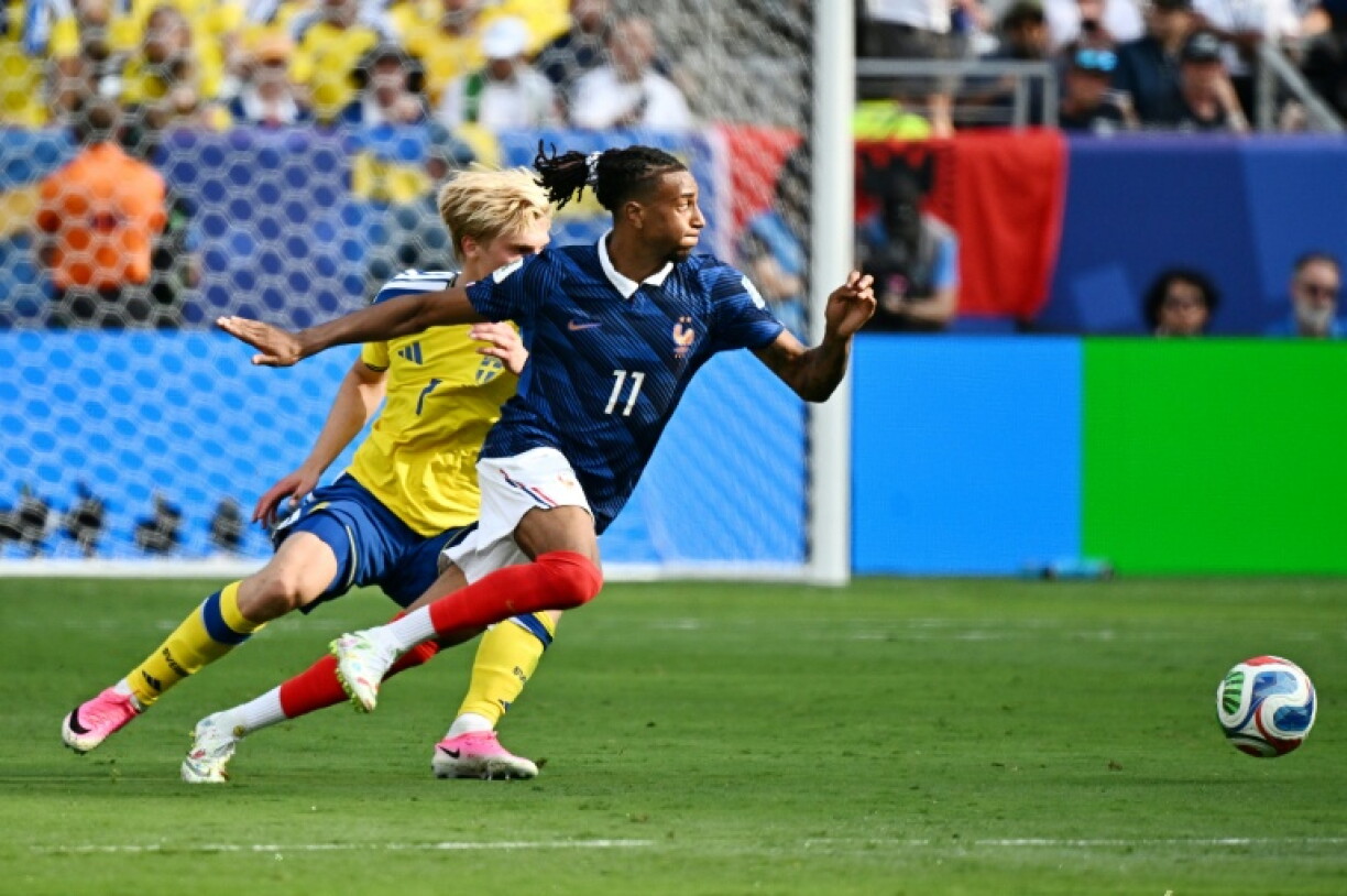 Le Français Michael Olise pendant le 16e de finale du Mondial mardi au MetLife Stadium contre la Suède.