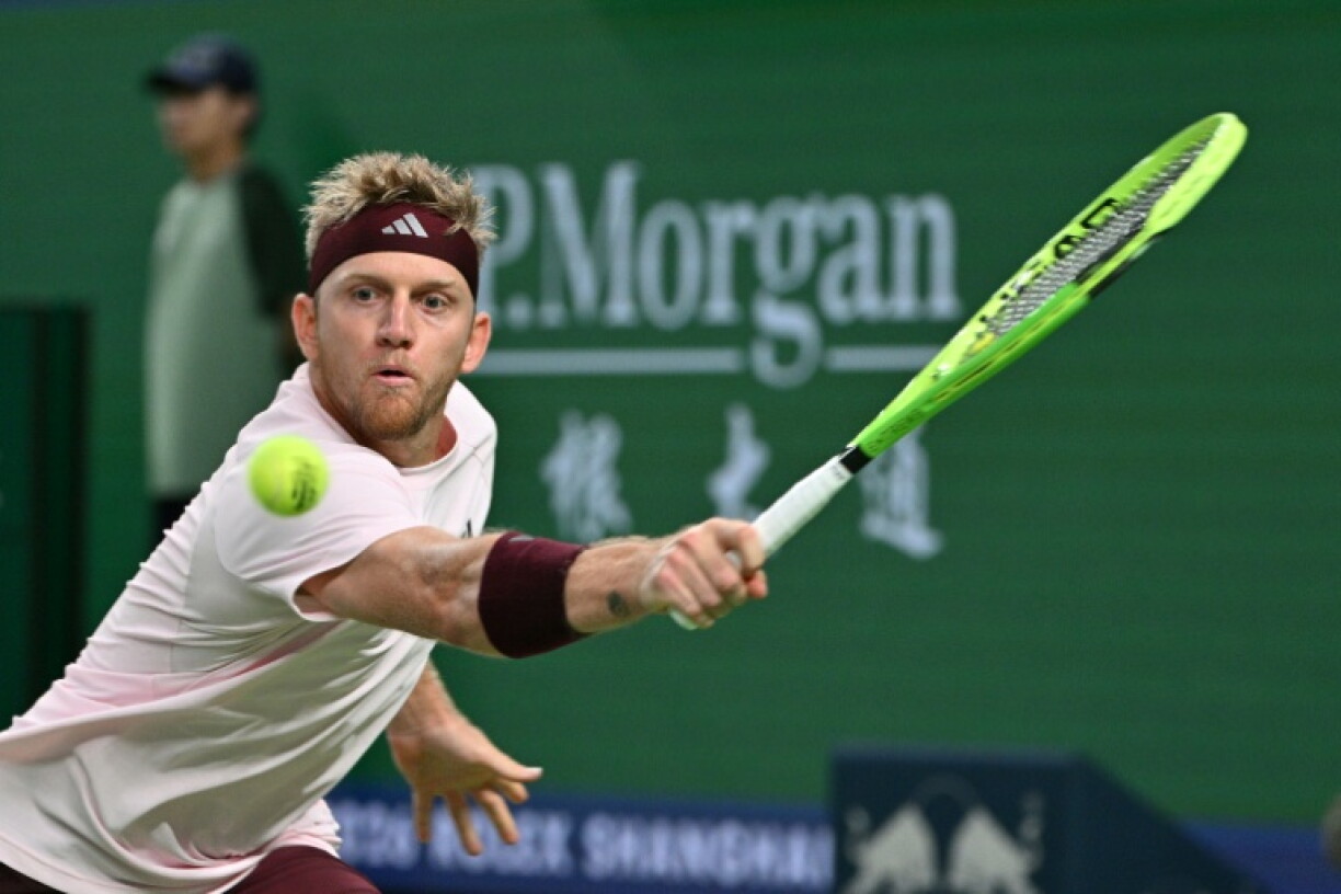Spain's Alejandro Davidovich Fokina hits a return to Germany's Alexander Zverev