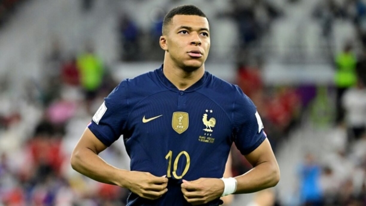 Kylian Mbappé a inscrit un doublé contre la Pologne en 8e de finale du Mondial au Qatar, le 4 décembre 2022, et domine le classement des meilleurs buteurs de la compétition avec 5 buts