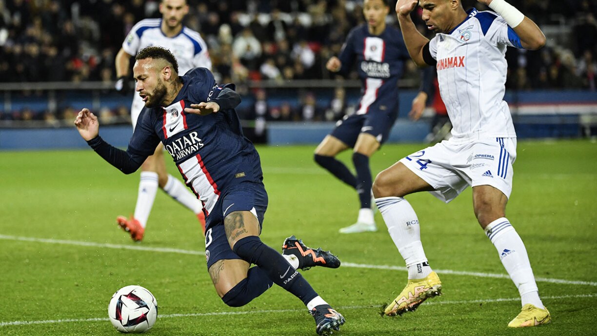 La simulation de trop: Neymar plonge dans le rectangle et reçoit son deuxième carton jaune (vidéo)