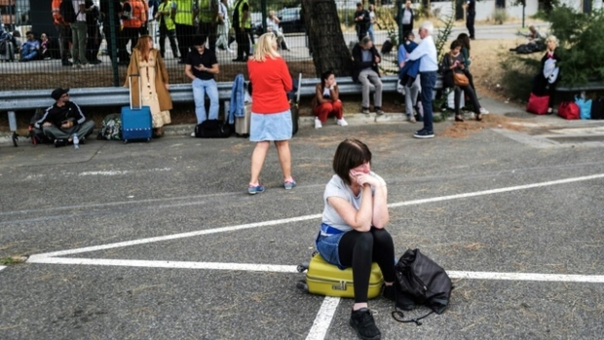 Eng Touristin virum Fluchhafen Toulouse-Blagnac, wou et e Mëttwoch zu engem Bommenalarm koum.