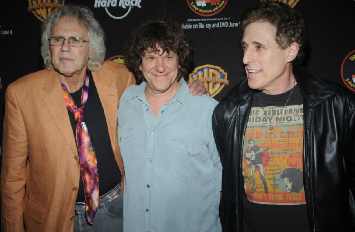 vu lénks no riets: Artie Kornfeld, Michael Lang an Joe Roseman