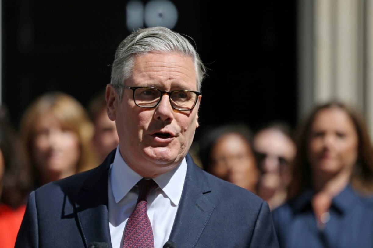 Nach seinem Rücktritt als britischer Premierminister hat Keir Starmer auch seinen Rückzug aus dem Parlament angekündigt. Er werde sich auf "internationale Themen" konzentrieren, erklärte er in Onlinenetzwerken.