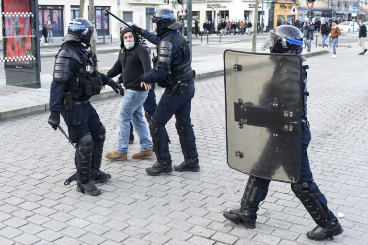 Plusieurs interpellations lors d'une manifestation, le 23 janvier à Rennes, qui s'est terminée en affrontements entre manifestants et forces de l'ordre, et qui visait à dénoncer la