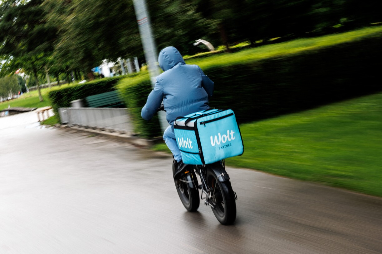Food delivery worker pictured in Munich on 29 July 2025.