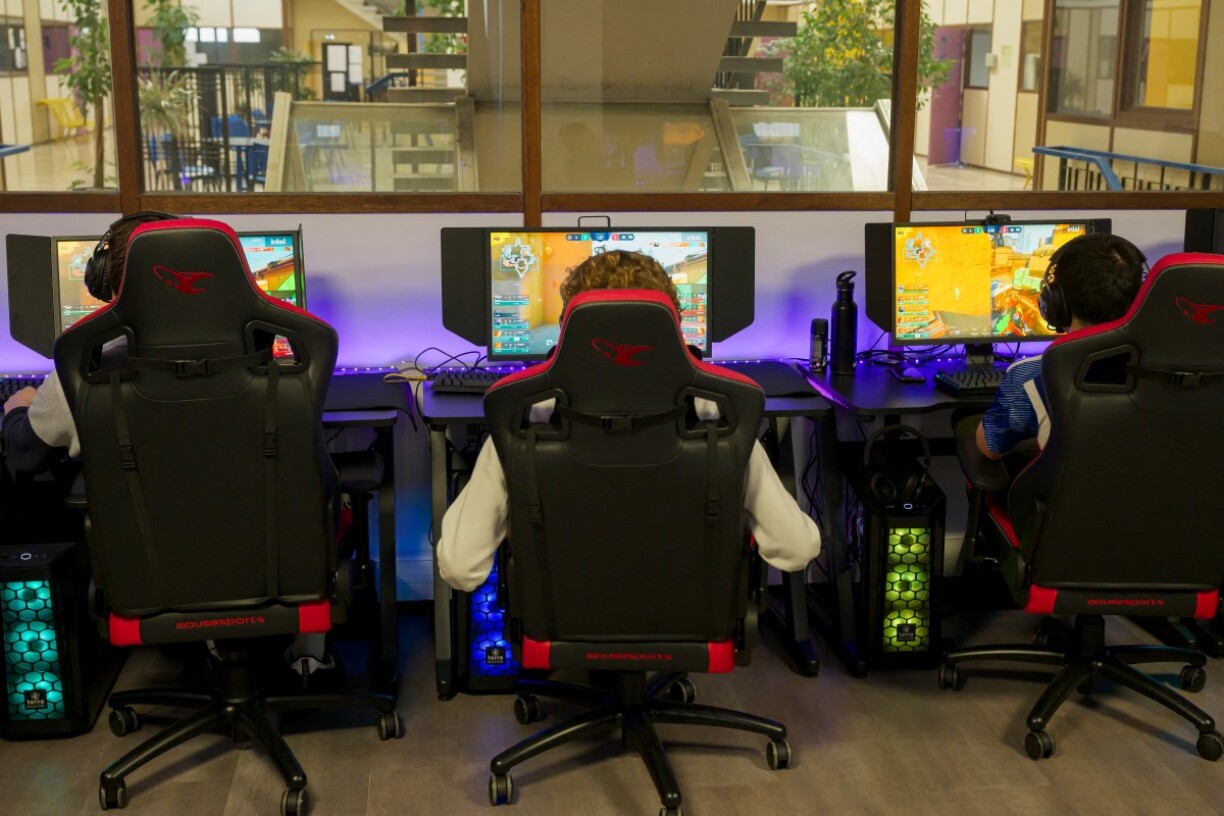 Des élèves de la section esport du lycée Pierre de Coubertin à Nancy.