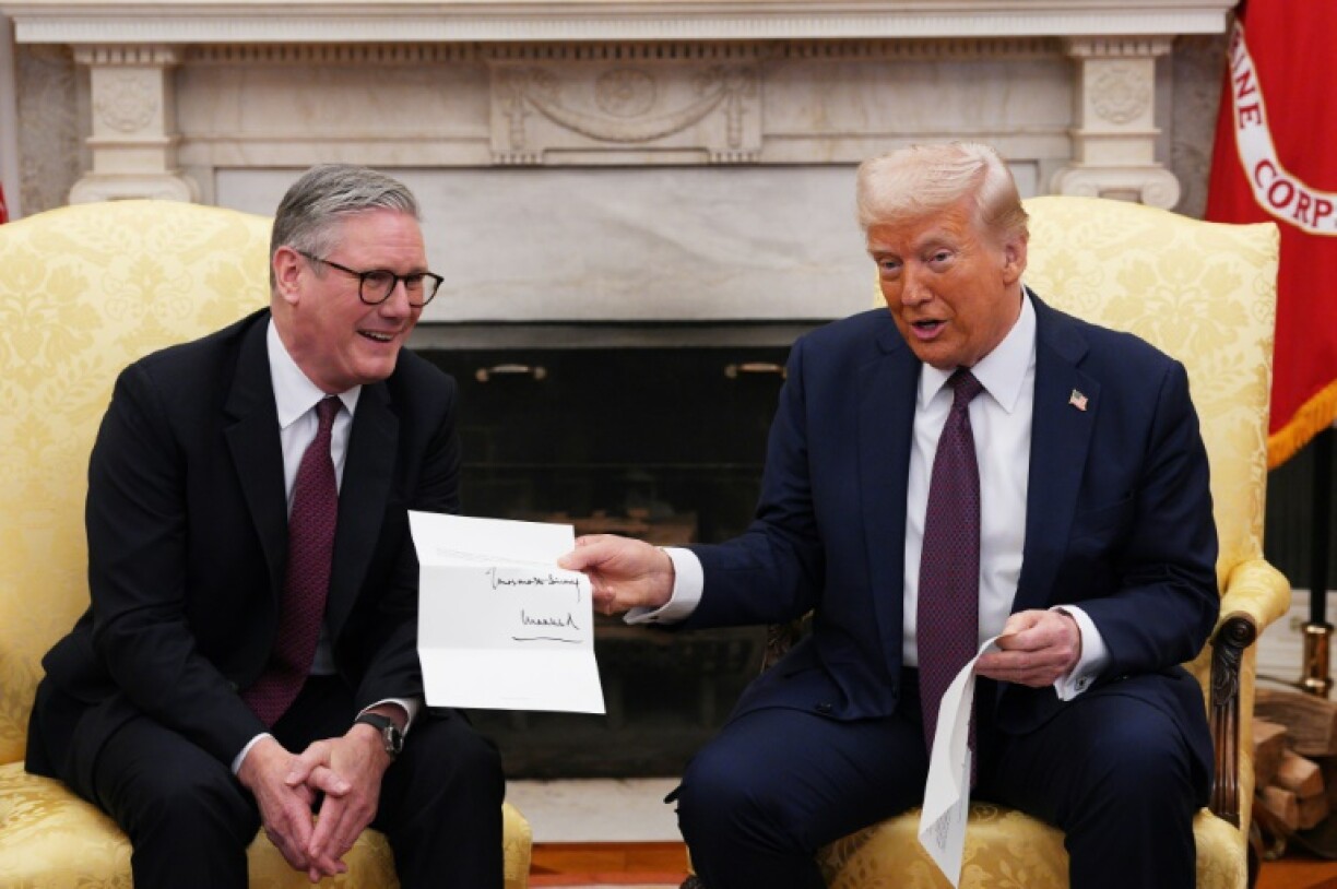 In a carefully choreographed moment at the White House, British Prime Minister Keir Starmer presented US President Donald Trump with a letter from King Charles III inviting him for an unprecedented second state visit by a US president