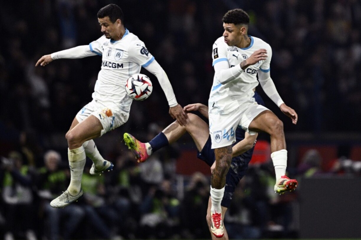 Luis Henrique (R) in Ligue 1 action for Marseille against Paris Saint-Germain
