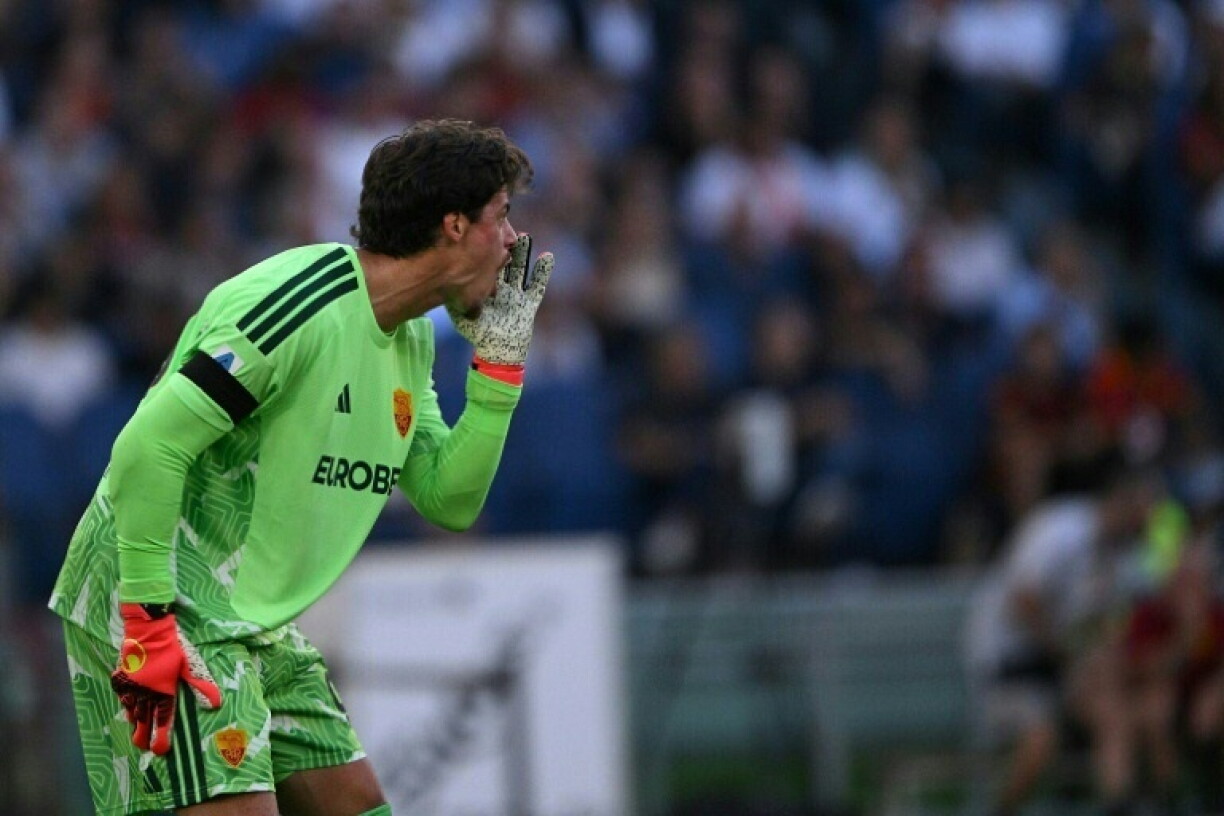 Roma goalkeeper Mile Svilar