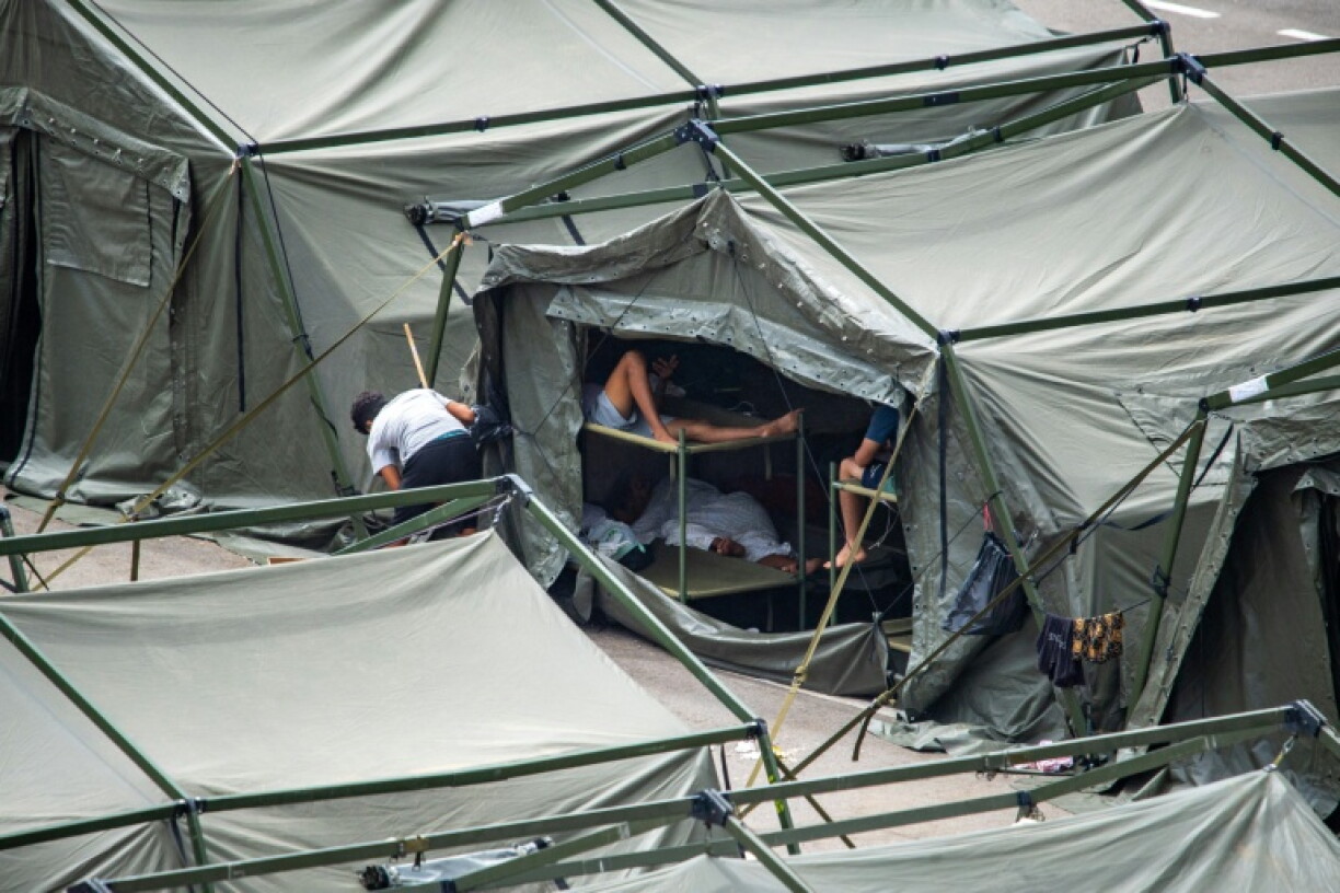 Des abris temporaires pour migrants installés à Ceuta, le 27 août 2026