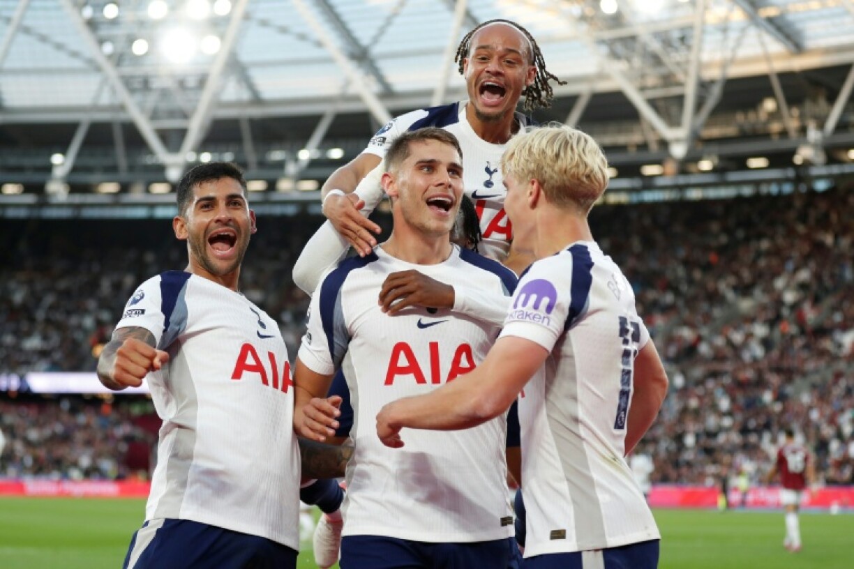 Tottenham thrashed 10-man West Ham