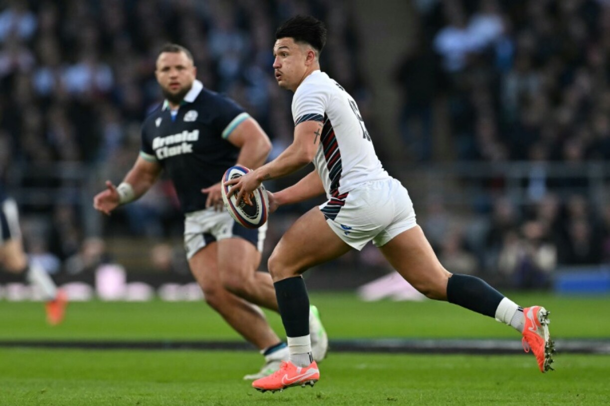 Dropped: England full-back Marcus Smith (R) has been left out of the side to play Italy in the Six Nations at Twickenham