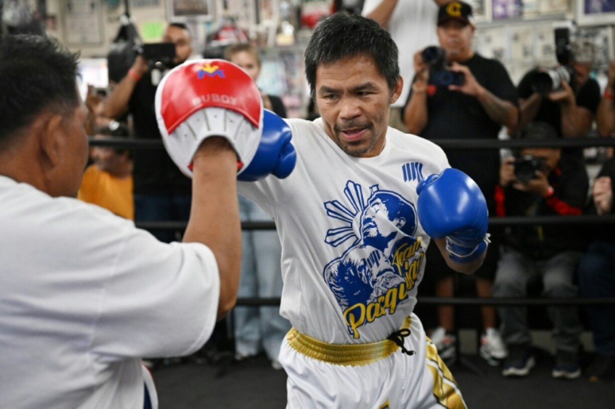 Fillipino boxer Manny Pacquiao spars at the Wild Card gym in Hollywood ahead of his comeback next month