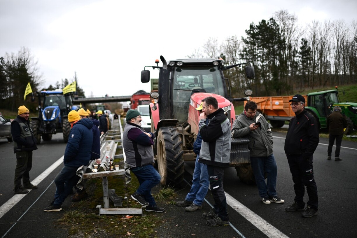 Manifestation des agriculteurs en France le 23 janvier près d'Agen.