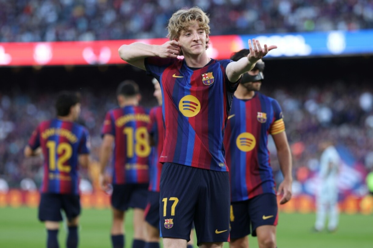 Anthony Gordon celebrates scoring his first goal for Barcelona in the comfortable win over Getafe at Camp Nou