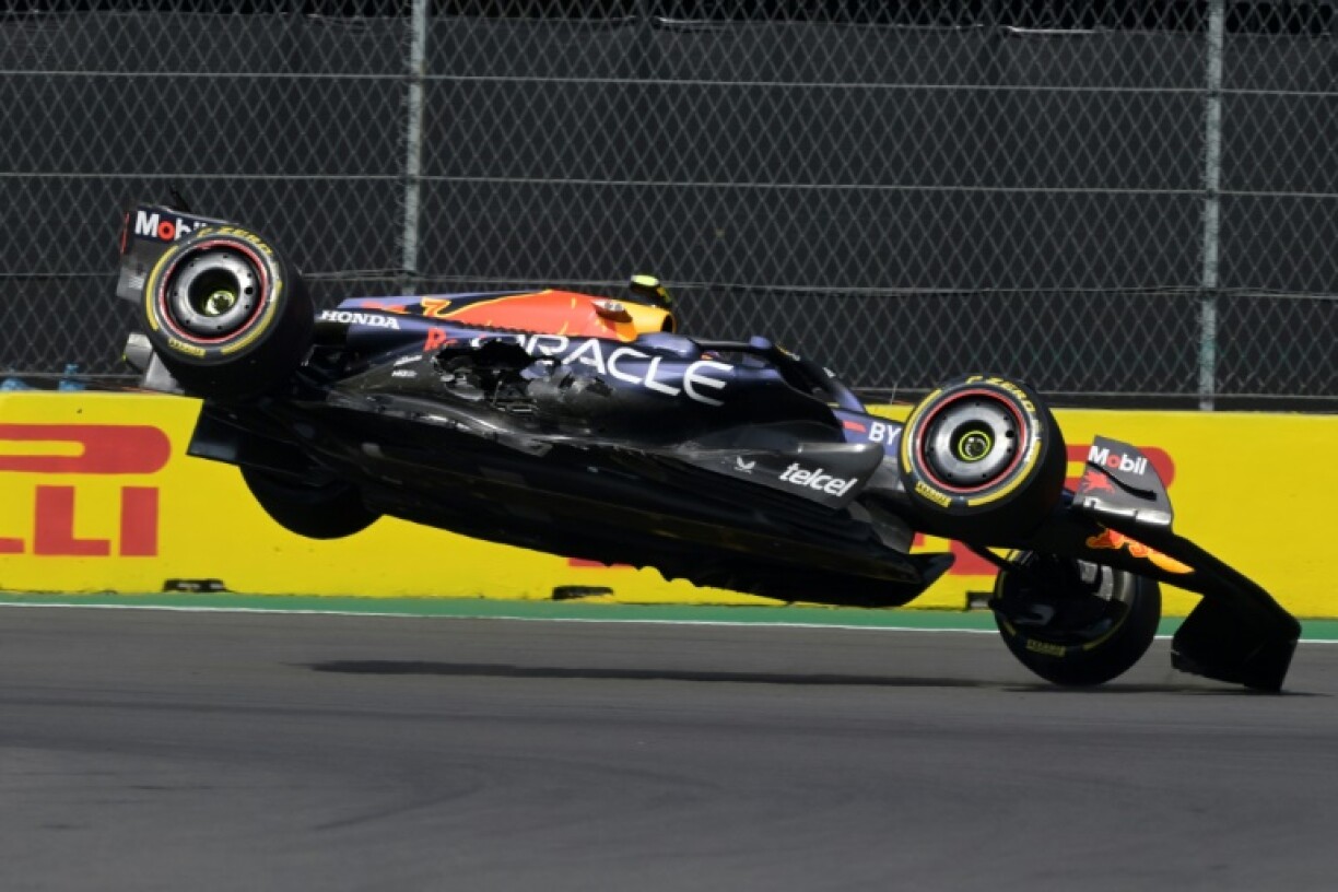 De Sergio Perez ass zum Ufank vun der Course accidentéiert.