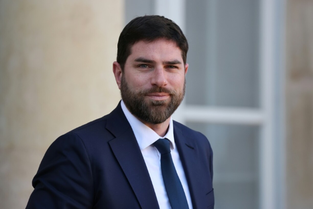 Le ministre de la Ville et du Logement, Vincent Jeanbrun à la sortie de l'Elysée, le 4 février 2026 à Paris