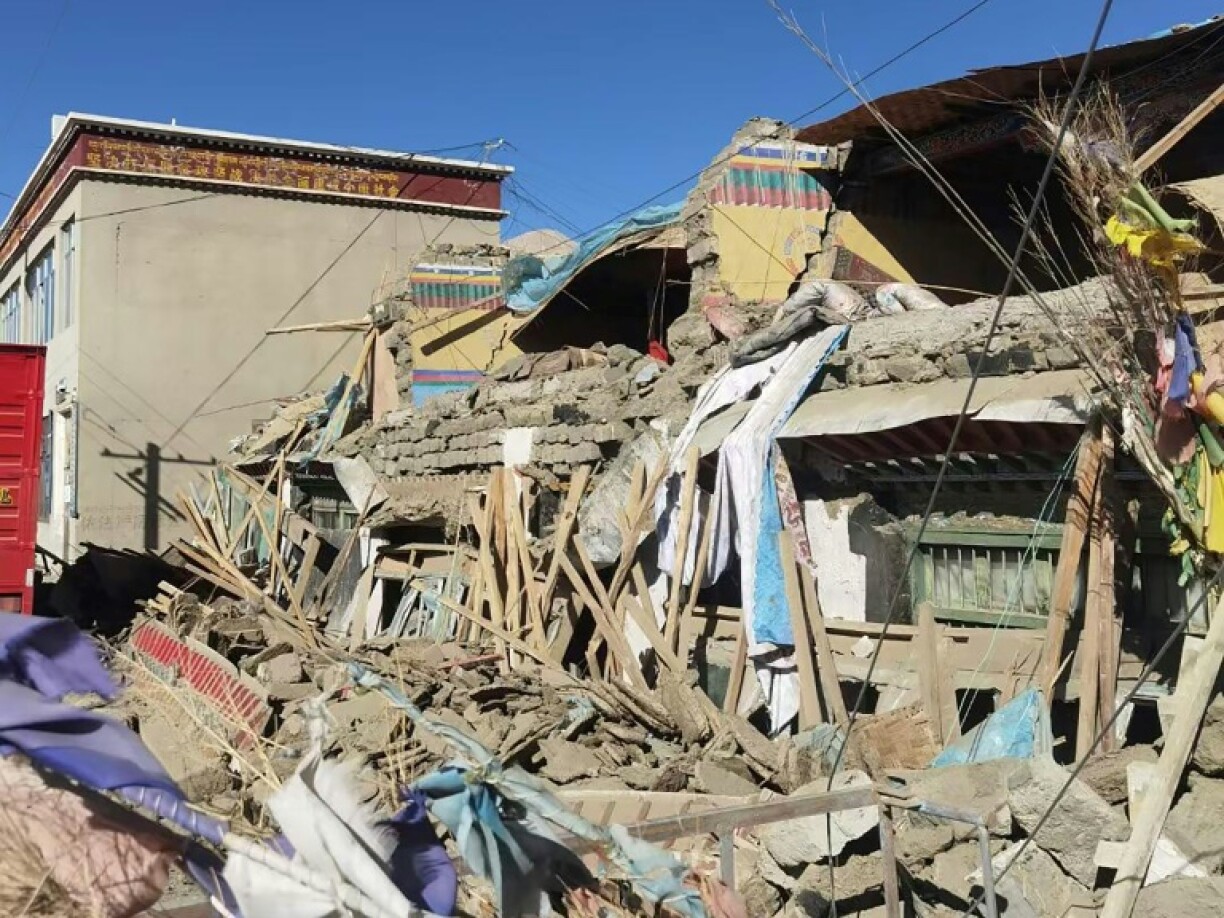 Houses in Tibet's Shigatse were collapsed by Tuesday's earthquake