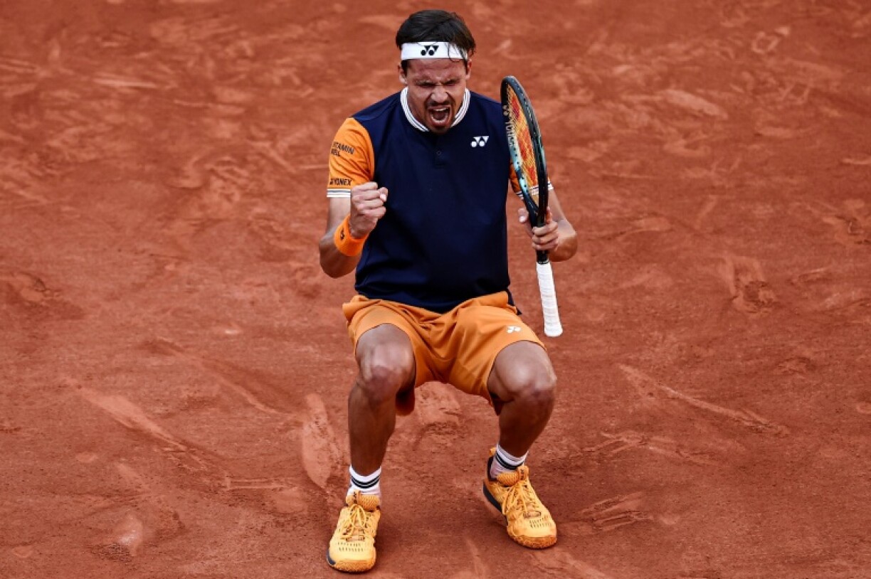 L'Allemand Daniel Altmaier le 1er juin 2023 après sa victoire face à l'Italien Jannik Sinner au deuxième tour du tournoi de Roland-Garros